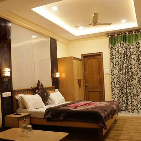 Hotel Royal Palace Jalandhar Exterior foto