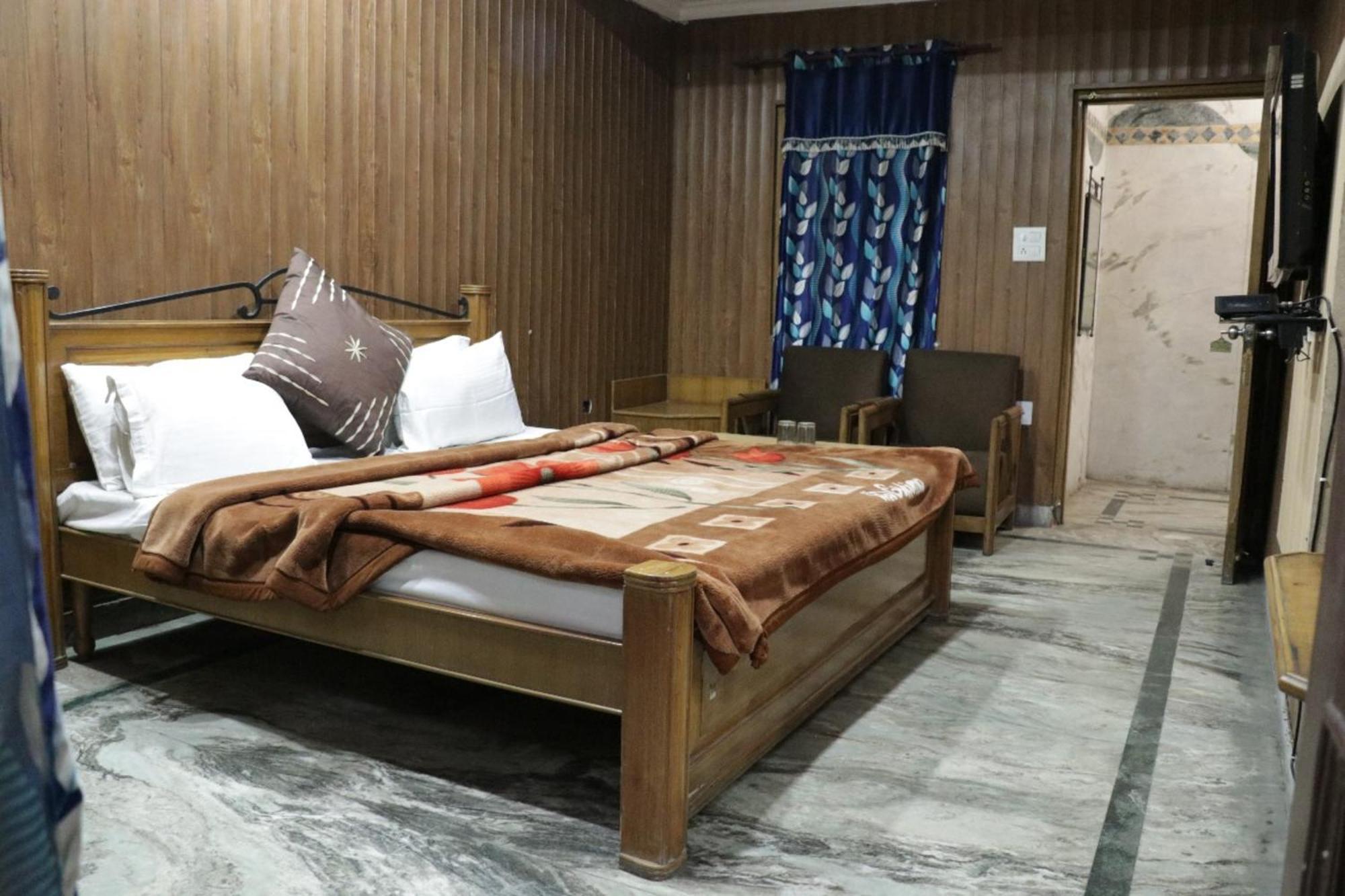 Hotel Royal Palace Jalandhar Exterior foto