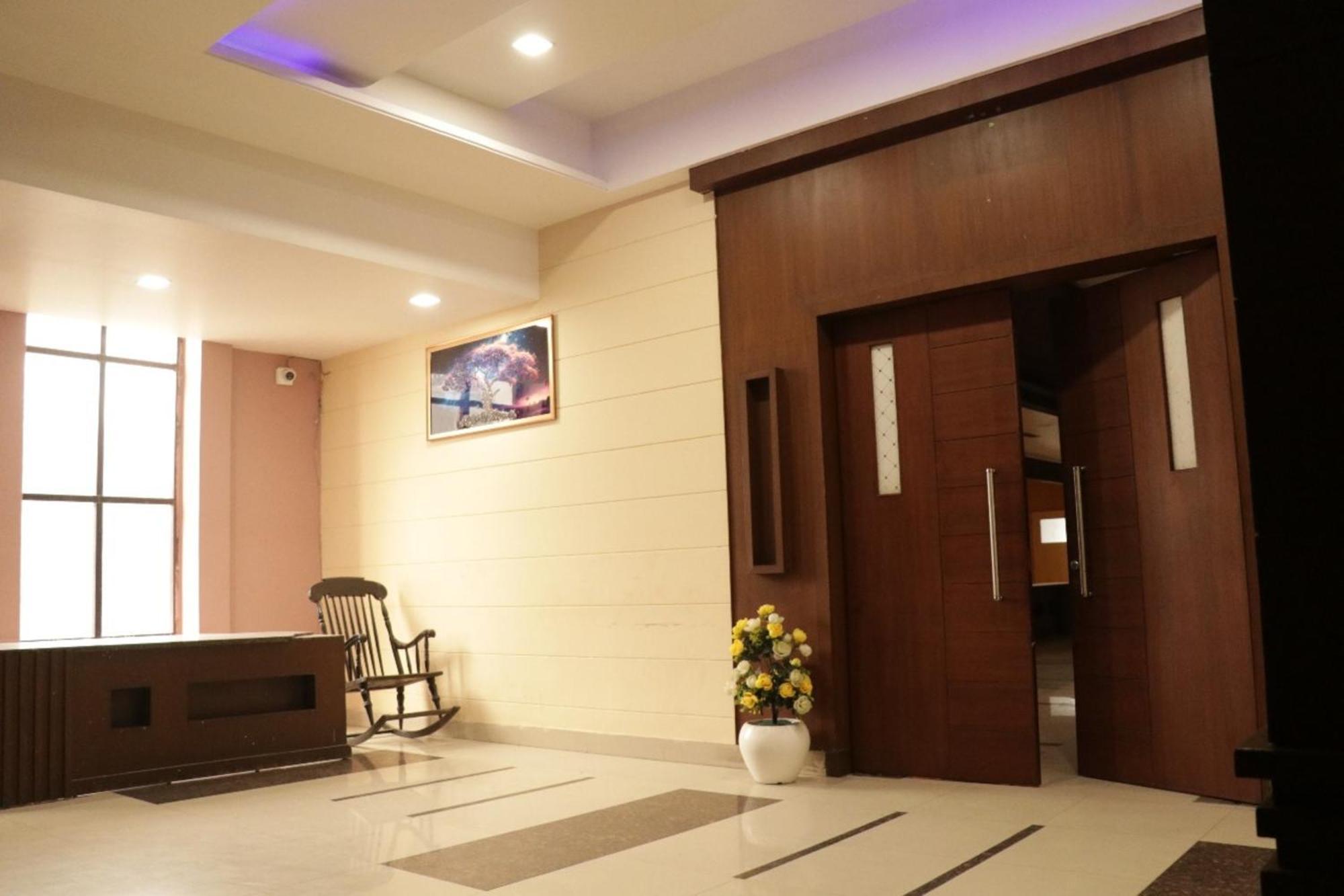 Hotel Royal Palace Jalandhar Exterior foto