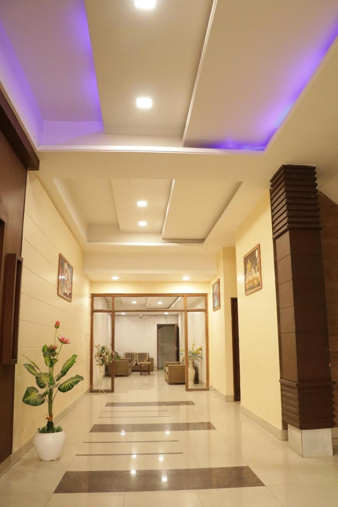 Hotel Royal Palace Jalandhar Exterior foto