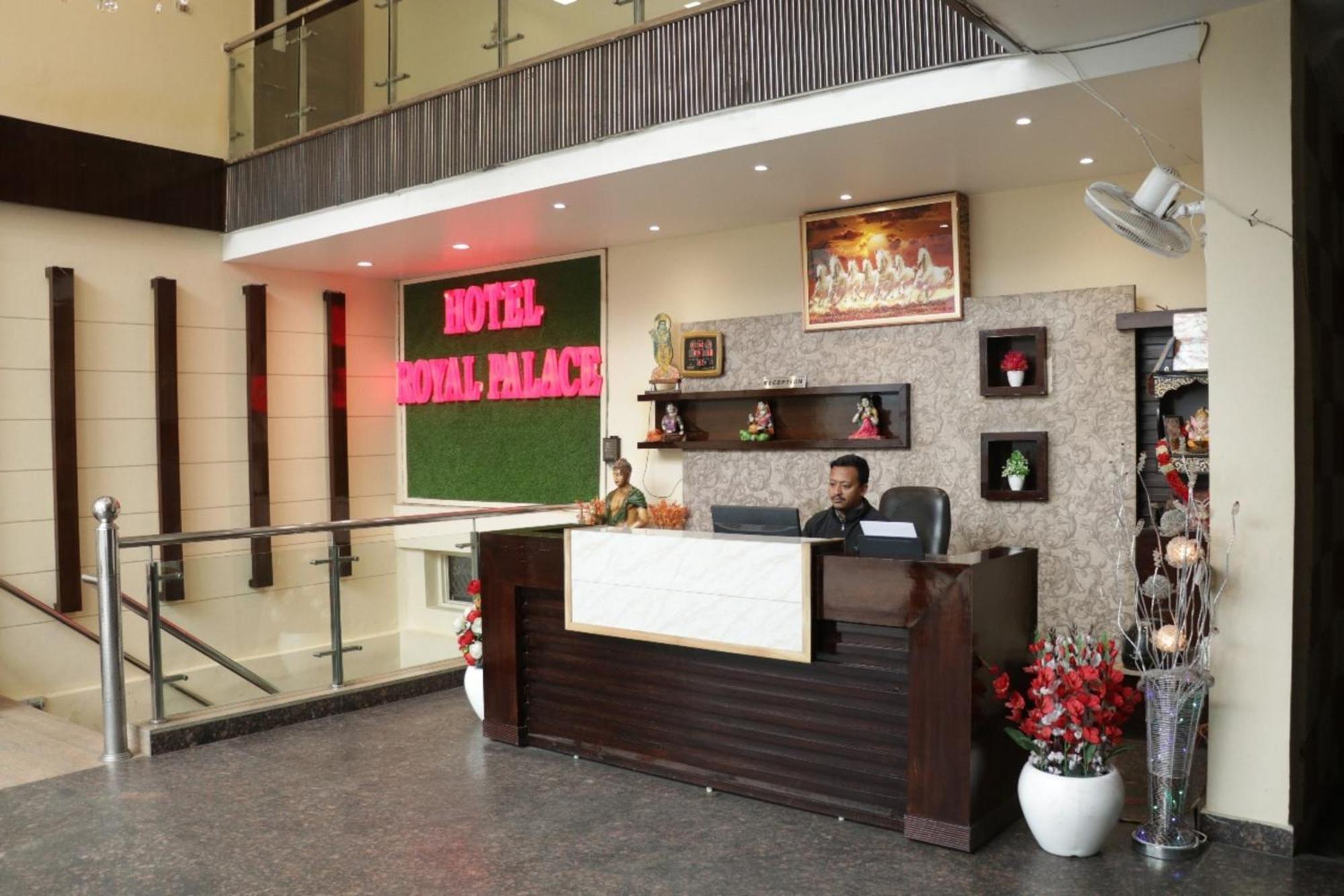 Hotel Royal Palace Jalandhar Exterior foto