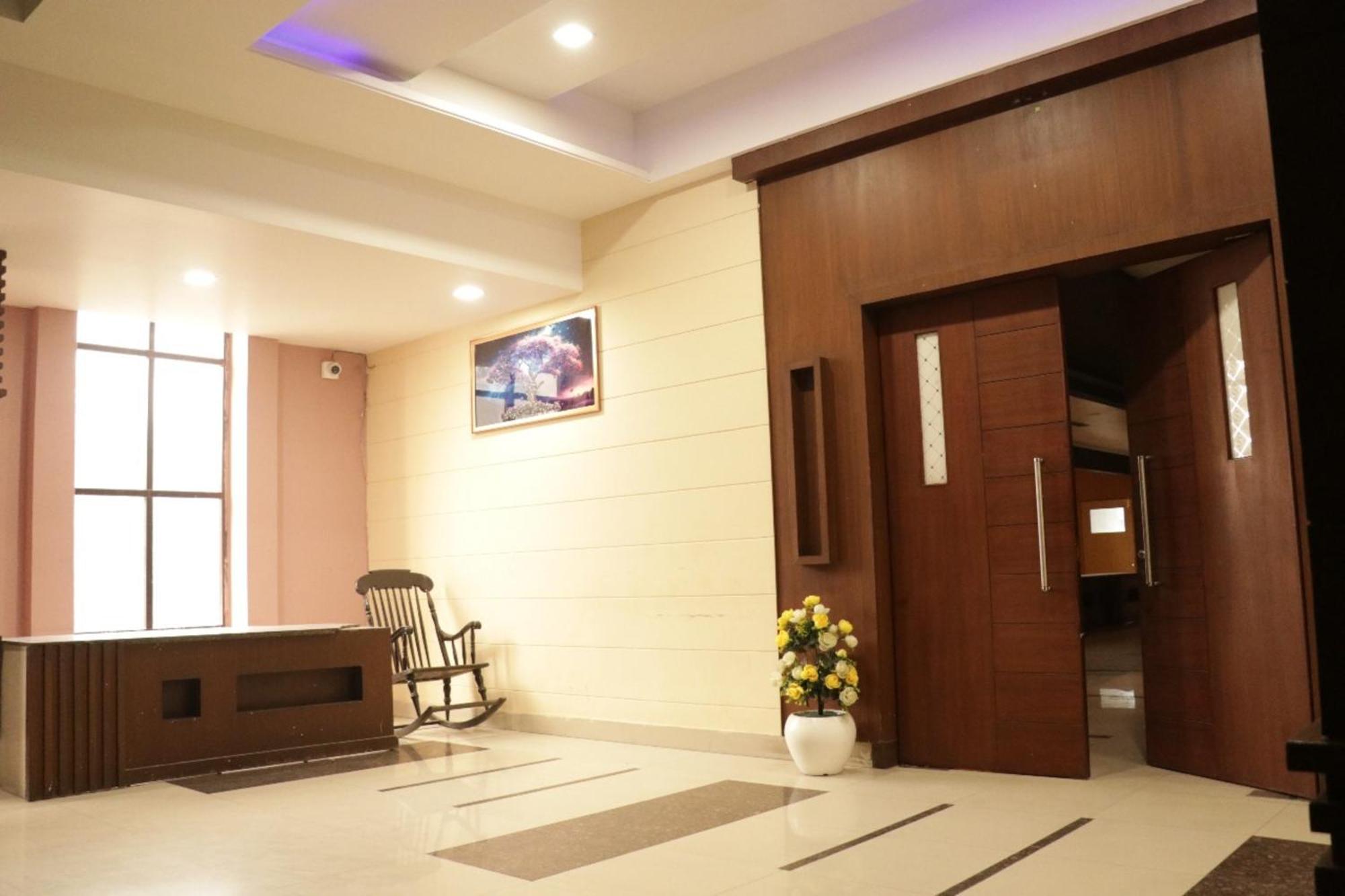 Hotel Royal Palace Jalandhar Exterior foto